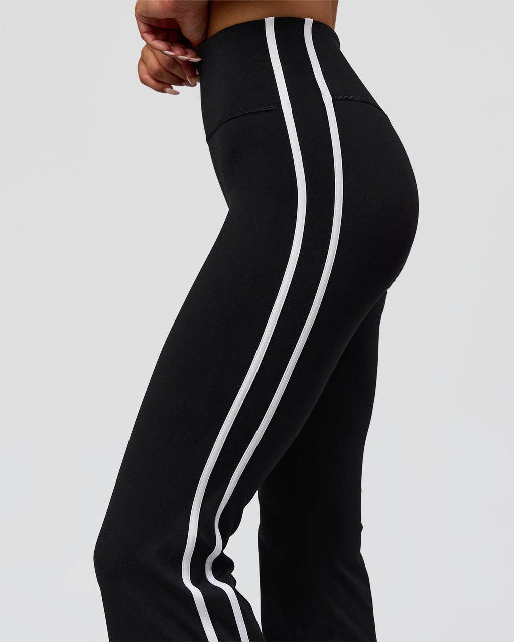 Fusion V-Contour Bind High-Rise Flared Legging - Black-white