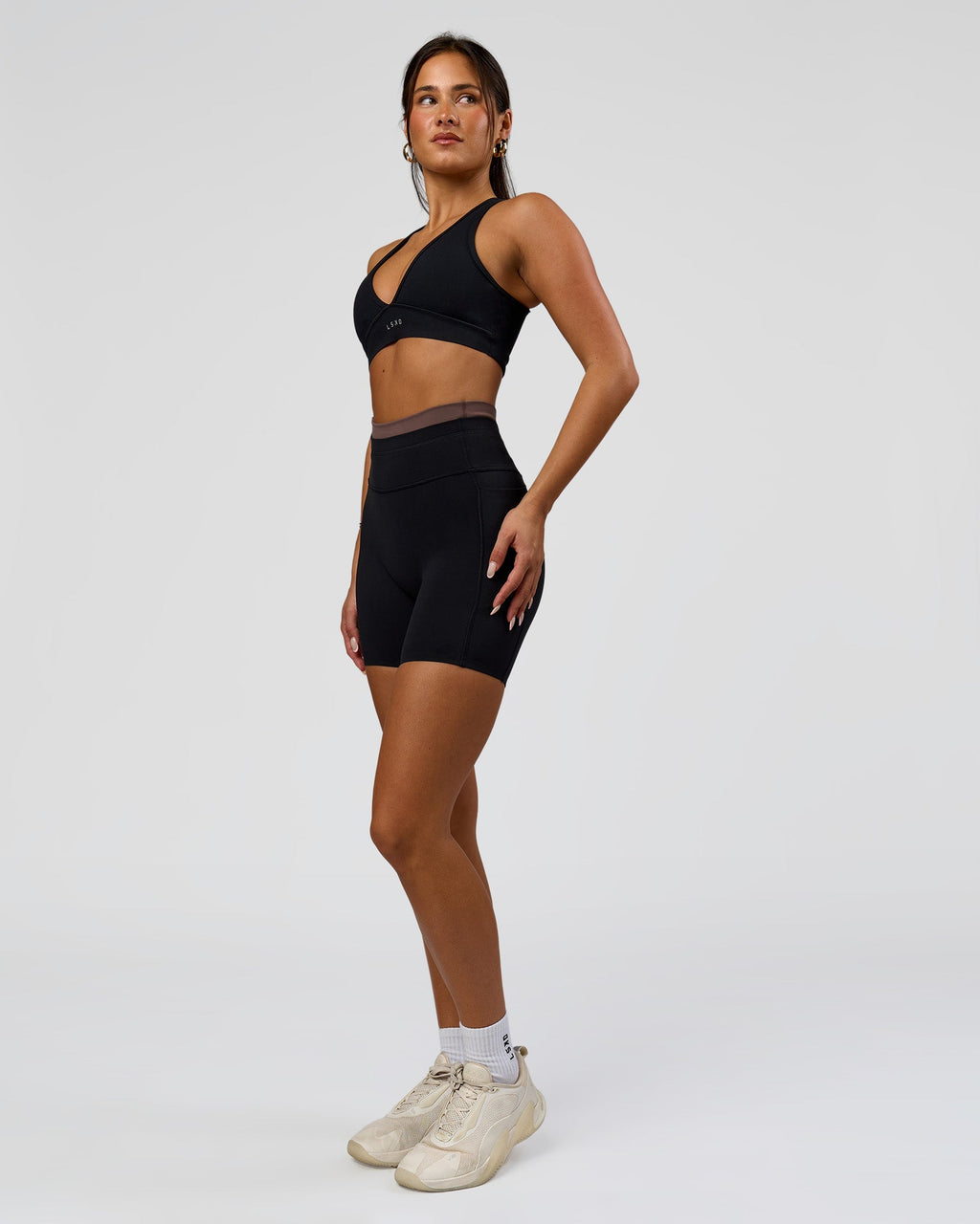 Liberate High-Rise 6" Short Pockets - Black-Cocoa Powder