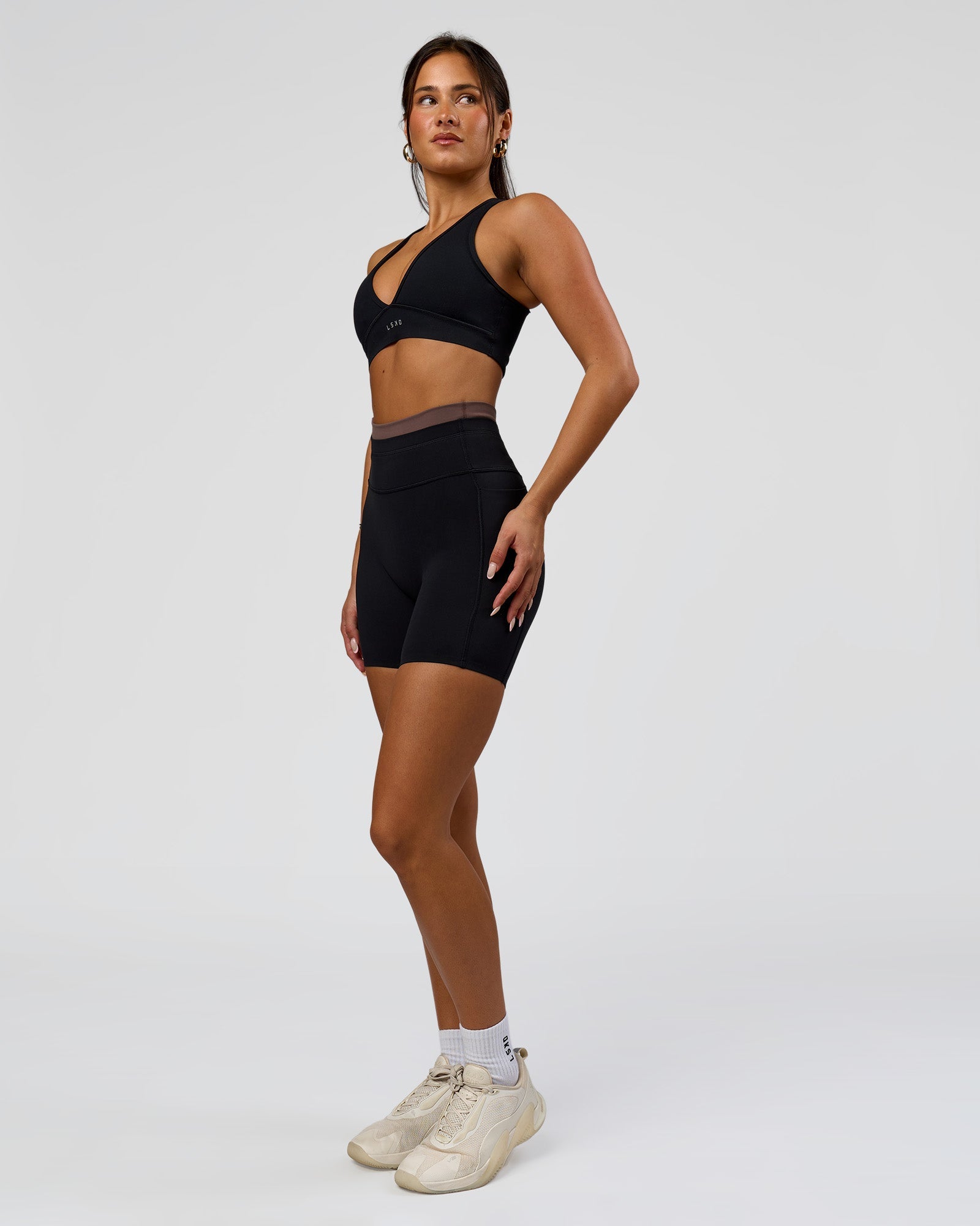 Liberate High-Rise 6" Short Pockets - Black-Cocoa Powder