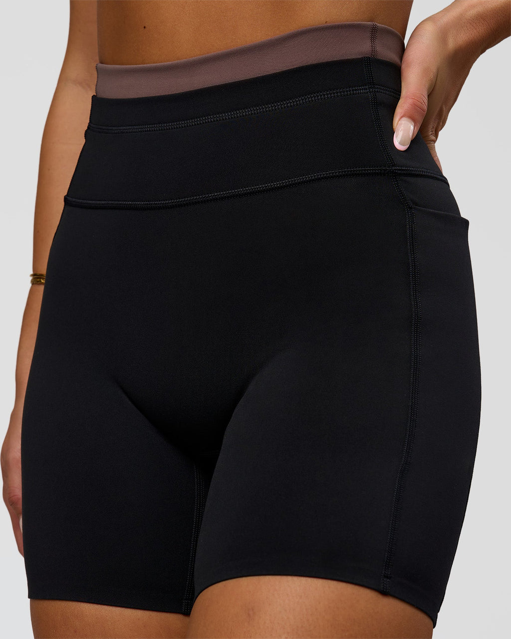 Liberate High-Rise 6" Short Pockets - Black-Cocoa Powder