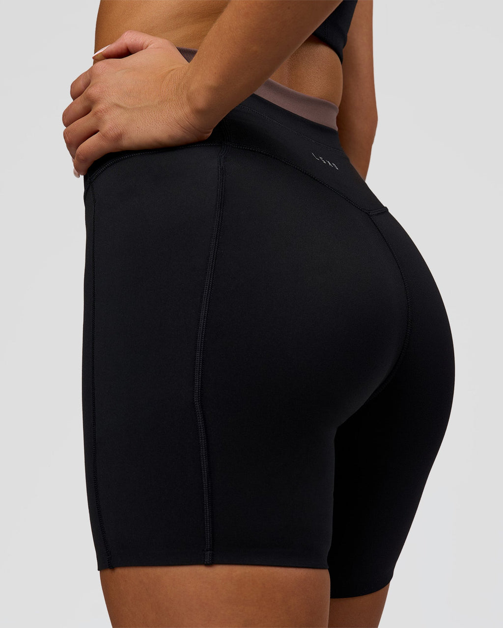 Liberate High-Rise 6" Short Pockets - Black-Cocoa Powder