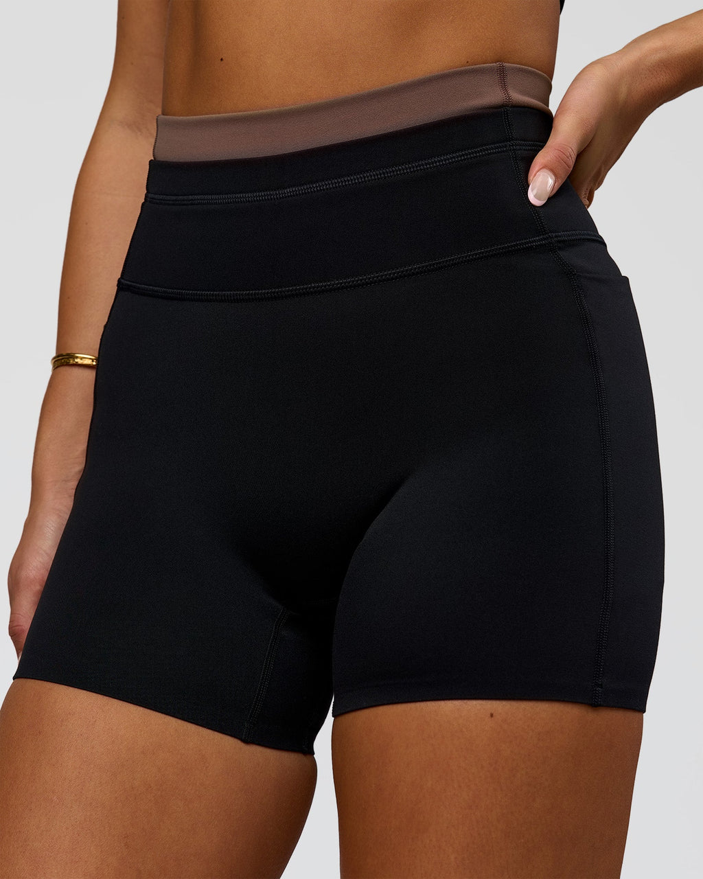Liberate High-Rise 4" Short Pockets - Black-Cocoa Powder