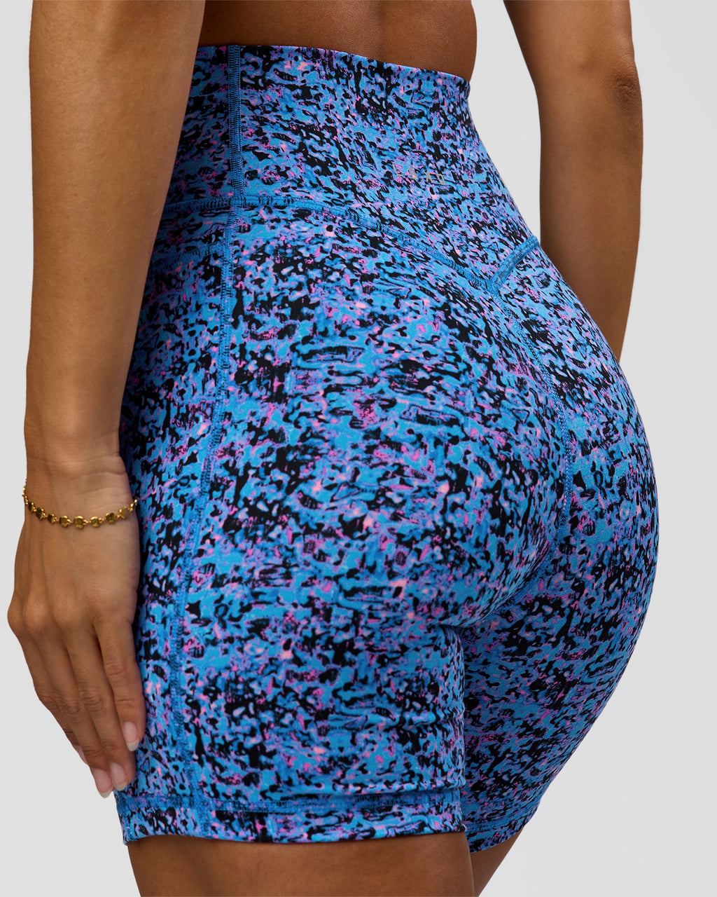 Fusion V-Contour Ultra High-Rise 6" Short Pockets - Energy Print Blue Multi