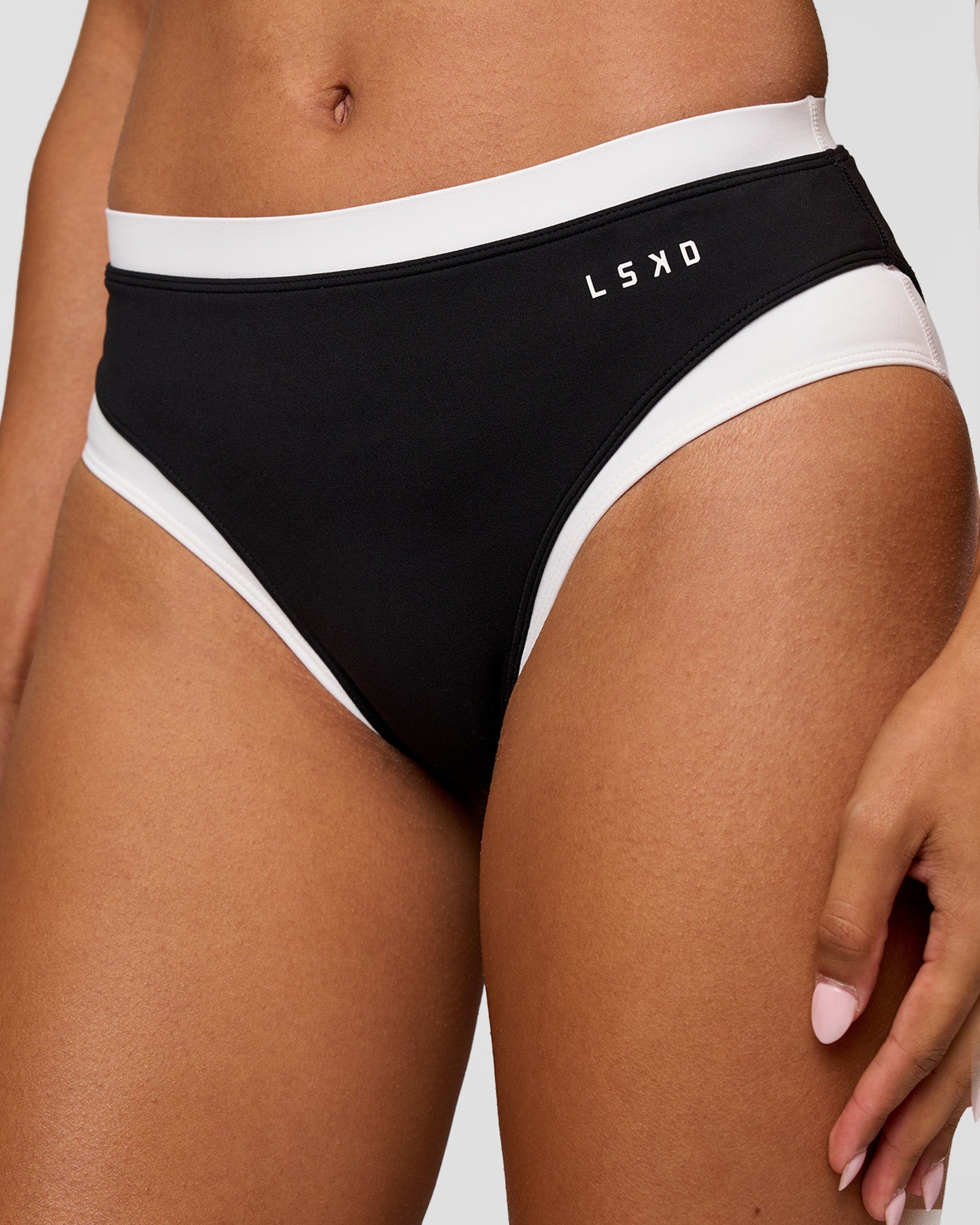 Turbo Track Brief - Black-White